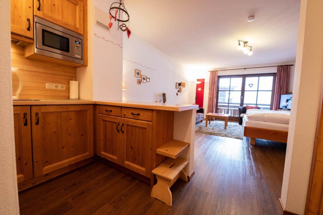 Enzian Apartment ไกรน์เนา ภายนอก รูปภาพ