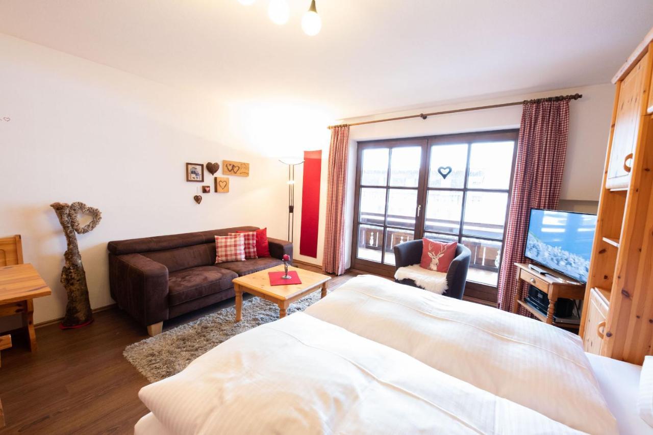 Enzian Apartment ไกรน์เนา ภายนอก รูปภาพ